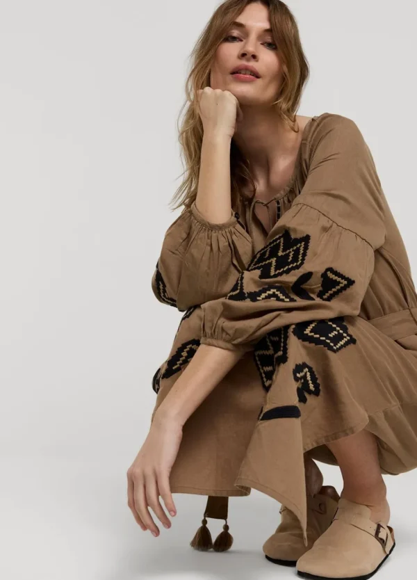 Women Summum Woman Long Dress With Embroidery