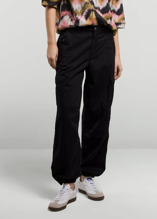 Women Summum Woman Straight-Leg Cargo Trousers