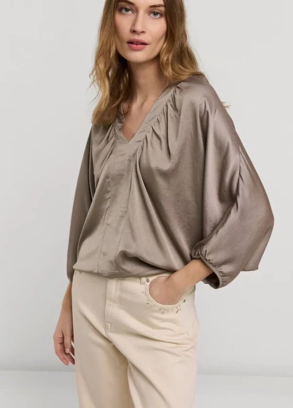 Women Summum Woman Top With Bat Sleeves