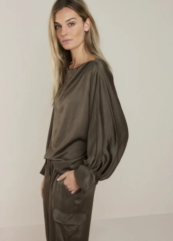 Women Summum Woman Top With Bat Sleeves