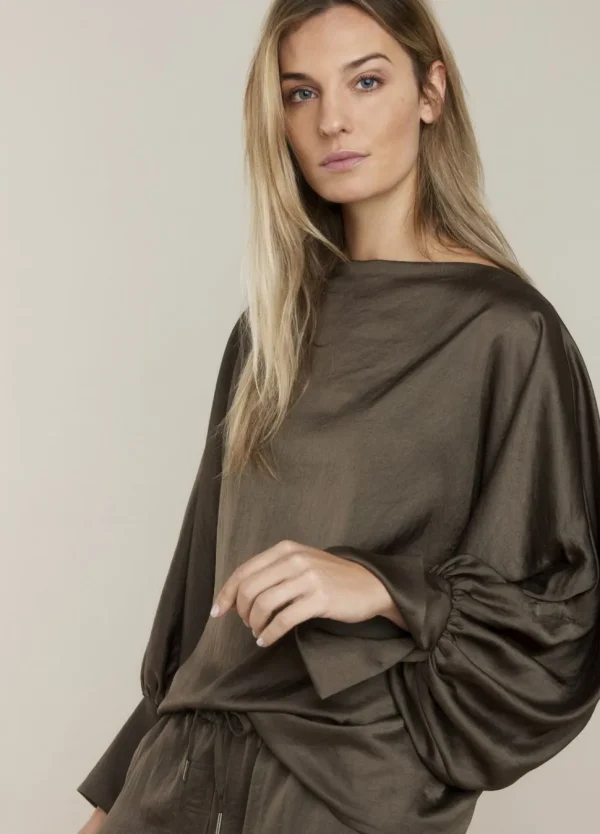 Women Summum Woman Top With Bat Sleeves